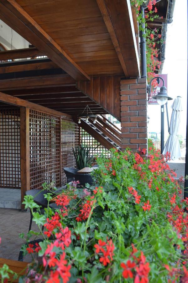 Pensiunea Bety Tutulesti Exterior foto