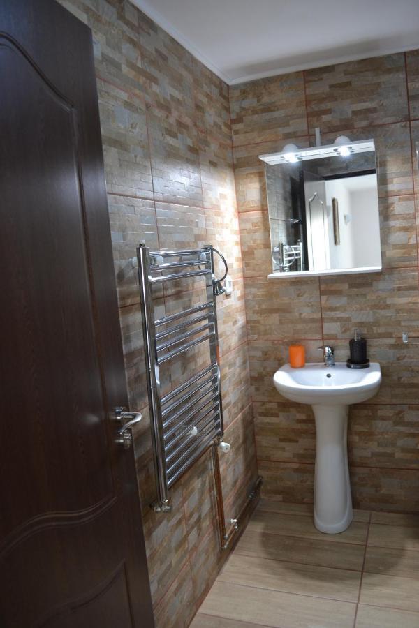 Pensiunea Bety Tutulesti Exterior foto